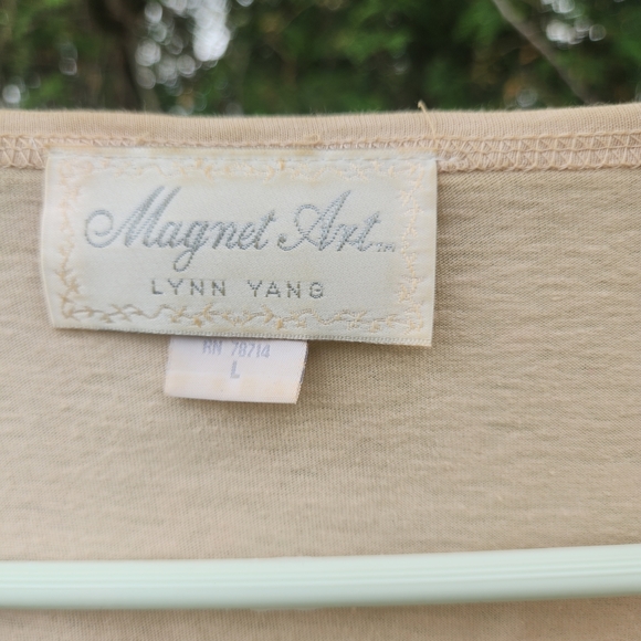 Elegant Lace Beige Top - Picture 3 of 4